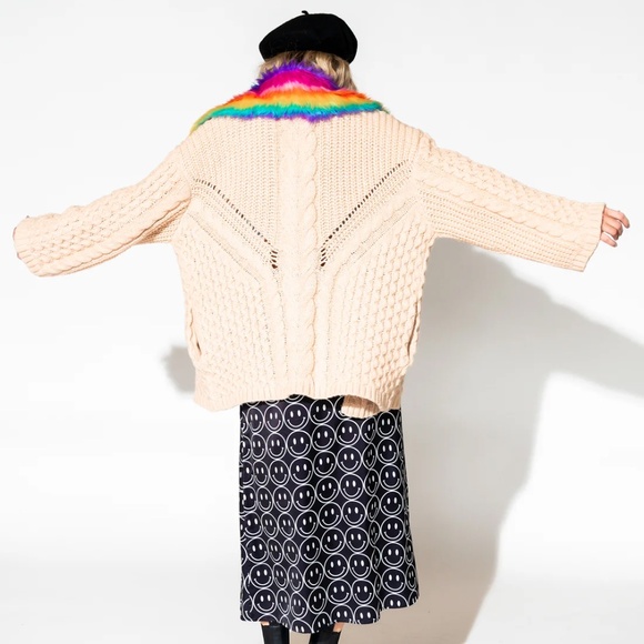 NWT Dressed in LALA Unbothered Grandpa Cardigan Sweater in Beige - Picture 3 of 14